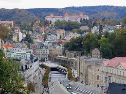 Интерес към имоти в историческите центрове на Прага и Карлови Вари